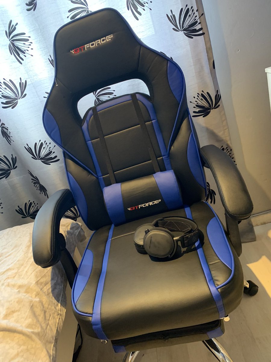 CallumConn's tweet image. New gaming chair and headphone day today love it 😍