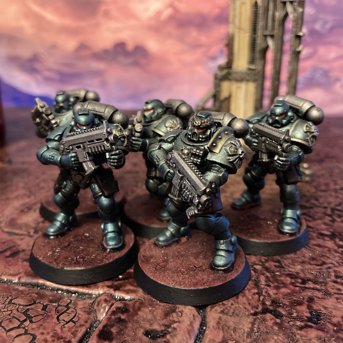 Pure_Ebil's tweet photo. The thirty first to the fortieth painted in 2020. The next ten Alpha Legion Reivers with bolt carbines. #Warmongers #AlphaLegion #40K #warhammer40k #40kkitbash #WarhammerCommunity https://t.co/DBWnd7XQBo
