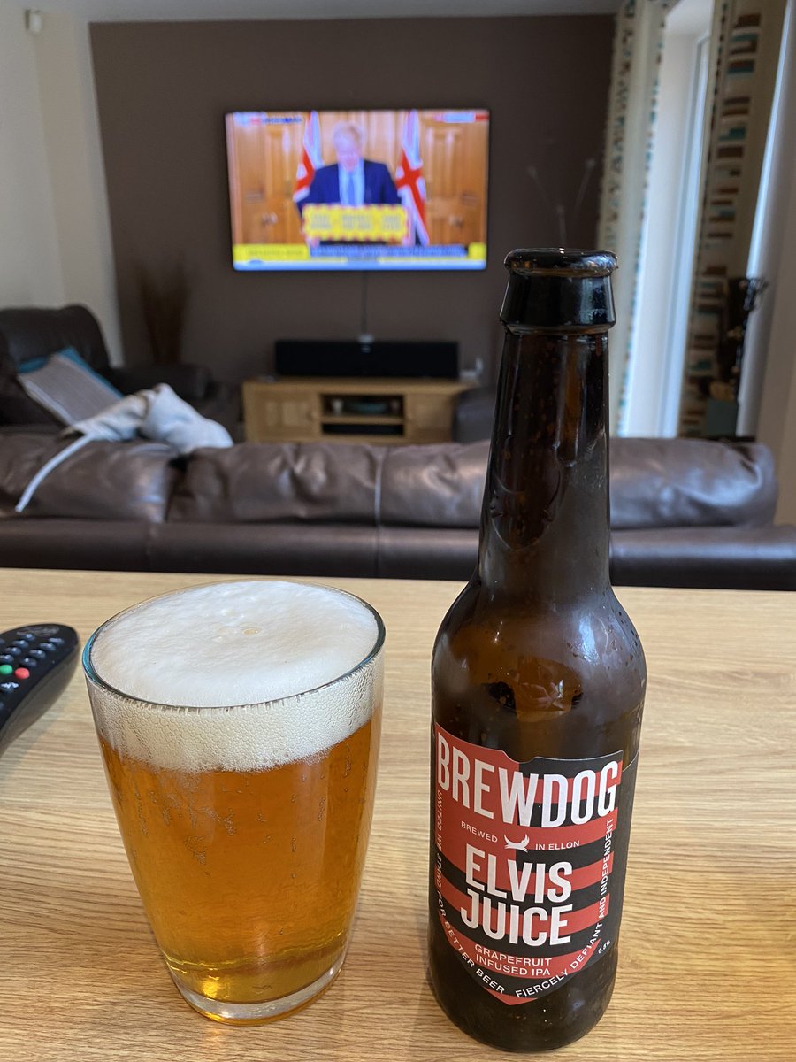 Loyndy's tweet photo. Been a while since a beer with the actual Boris. #BorisBeer #BrewDog https://t.co/0xn9HRYSvC