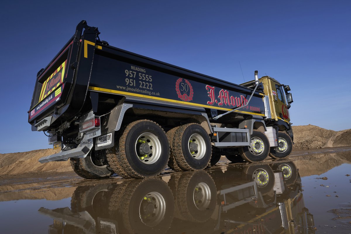 RenaultTrucksUK's tweet photo. Taking a look back at J Mould's gleaming golden #RangeC. ππ
Specialist demolition, decontamination and recycling contractors celebrated 50 years of business with this magnificent metallic 32-tonne, 8x4 Range C440 from Renault Truck Commercials.
#RenaultTrucks https://t.co/gkM9rMNLGe