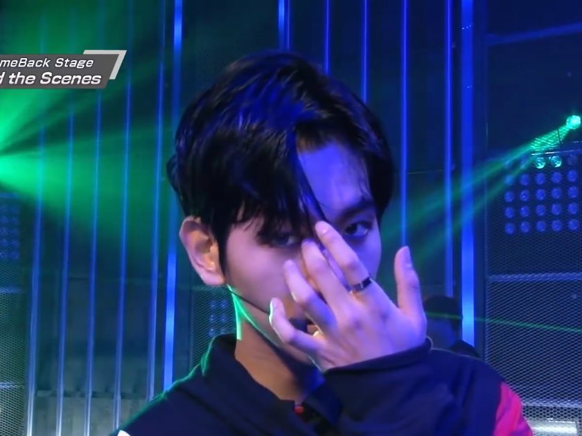 exobaekisacutie's tweet photo. baekhyun, the power of the forehead: a short thread ☘︎ https://t.co/AHx9O3zToU