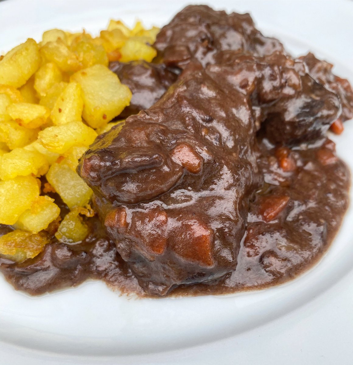 KalturOfficial's tweet photo. #kalturrestaurant #porkcheek Slow cooked ibérico pork cheek stew !! https://t.co/DVzWU5FfeC