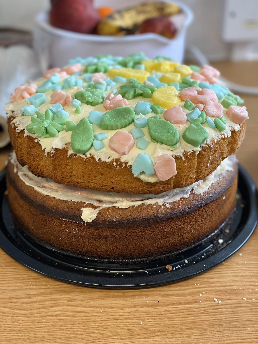 Woodlands_Edin's tweet image. Birthday party in the #hubschool today! #sweet16 #birthdaygirl 🥳
