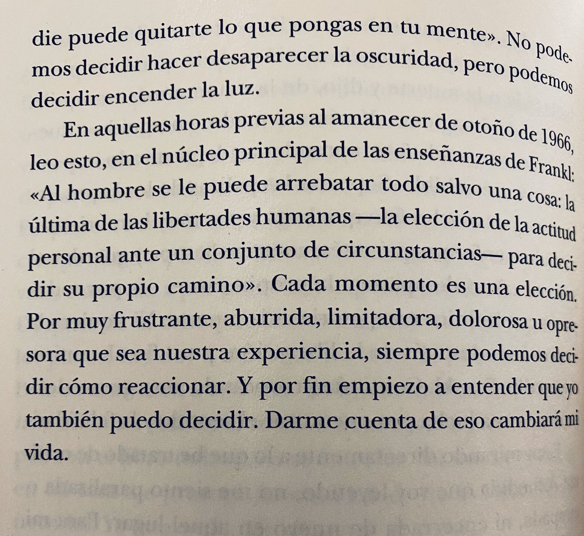 karsLuna's tweet image. #lectura #readingatnight #learning #elección #elegir “La bailarina de Auschwitz” E.E. #decisions