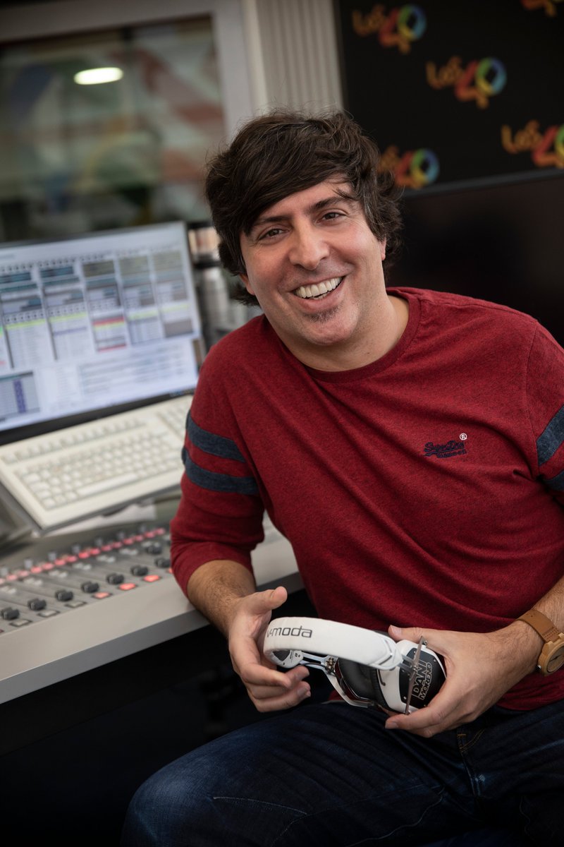 Los40's tweet photo. 🎧 Nuestro compañero de @40Andaya, @djdanimoreno, estará mañana junto a @RosanaOficial en el primer maratón benéfico virtual de 24 horas en vivo en #Instagram, en colaboración con @CruzRojaEsp y su plan #CruzRojaResponde #24hsinMiedo https://t.co/GgUq55yHDm