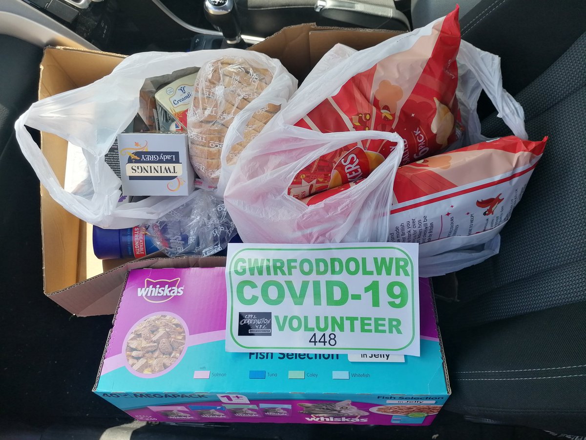 Gobeitho fod pawb yn cadw'n saff! Mae aelodau'r clwb wedi bod yn brysur iawn dros yr wythnosau diwethaf yn helpu'r gymuned trwy casglu prescriptions a siopa bwyd 🌟 #cffiynhelpu <a href="/CeredigionYFC/">CFfI Ceredigion YFC</a>