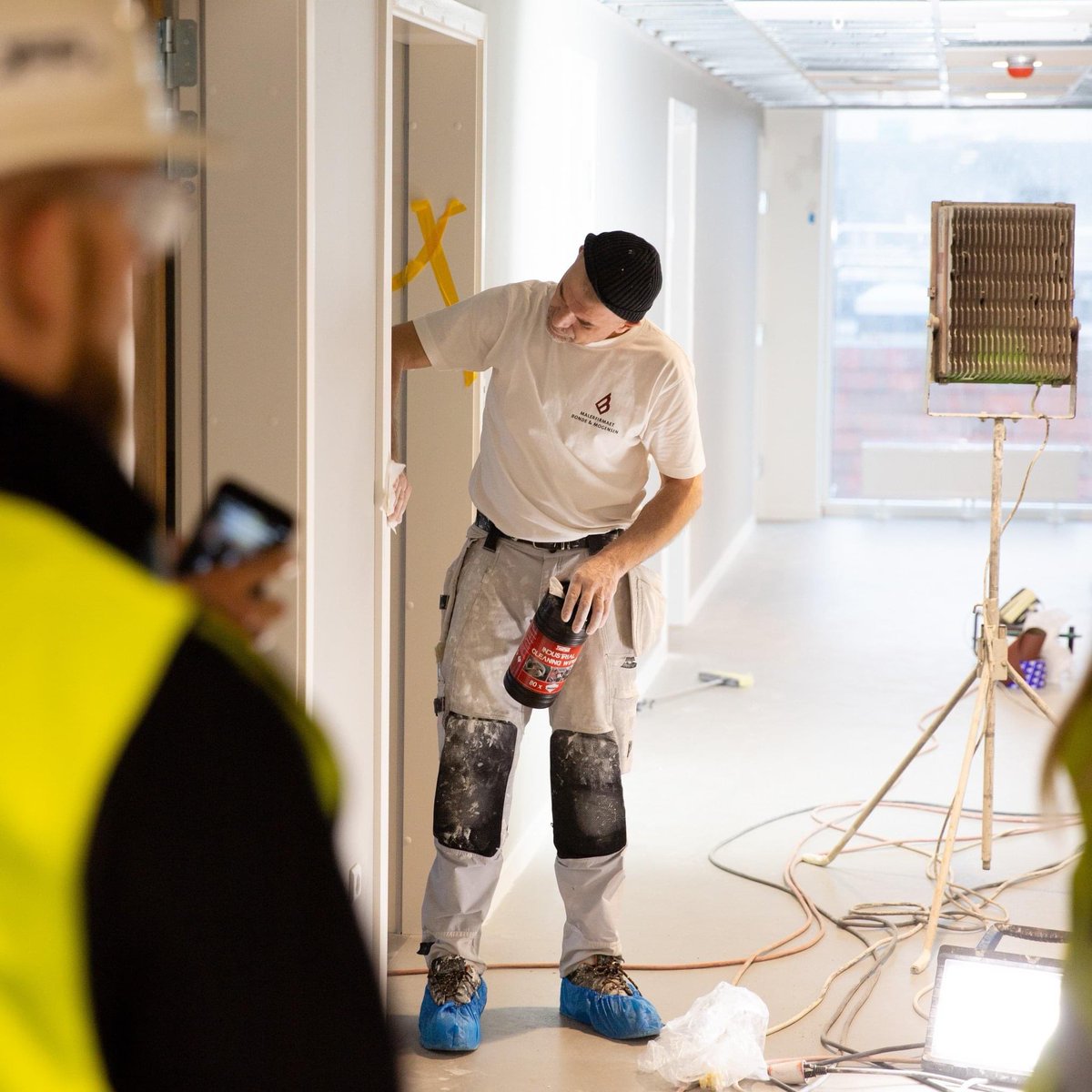 MartOestergaard's tweet image. Byrådet har givet en udstrakt hånd til erhvervslivet i @AarhusKommune og til de aarhusianske børn i @MBU_Aarhus 🧑🏻‍🔧❤️🤝Fremrykket anlægsinvesteringer, så vi i år kan gå i gang med 250 anlægsprojekter på 123 forskellige skoler, dag- og fritidstilbud læs: aarhus.dk/media/40700/an…