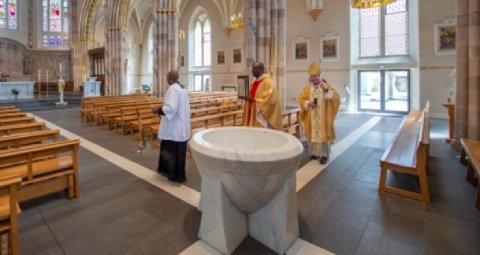 Scottish bishops are working alongside authorities to establish when churches can be reopened, the Archbishop of St Andrews &amp; Edinburgh has confirmed.
sconews.co.uk/news/61198/bot…