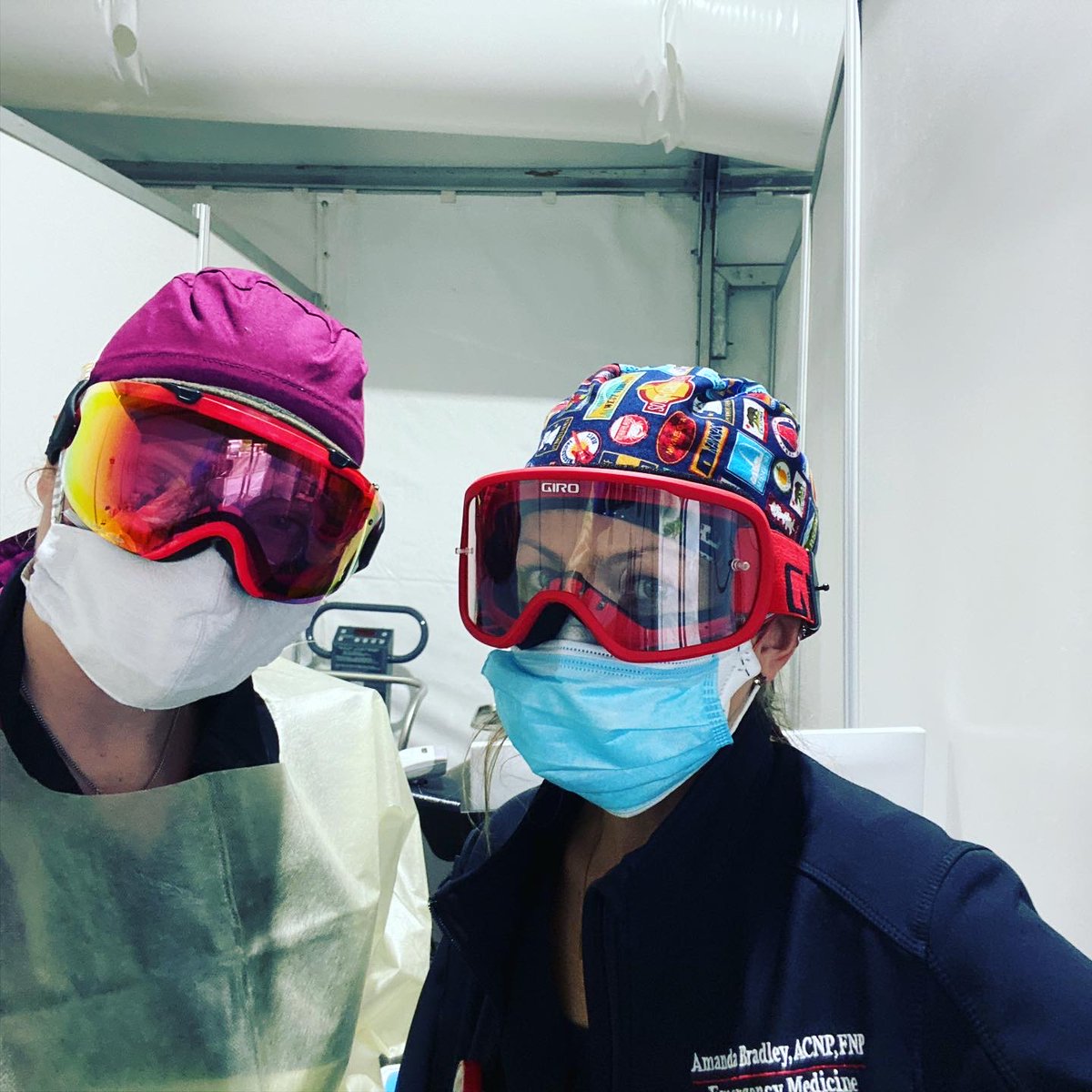 KitLender's tweet photo. Thank you to the frontline heroes at @bswhealth & all across the country! We're committed to helping where we can. Our #GogglesforDocs efforts continues on! We've shipped 100+ @smithoptics. To donate goggles, drop them off or visit https://t.co/J33SxMaQFV for more locations! https://t.co/cf0LABtrfq