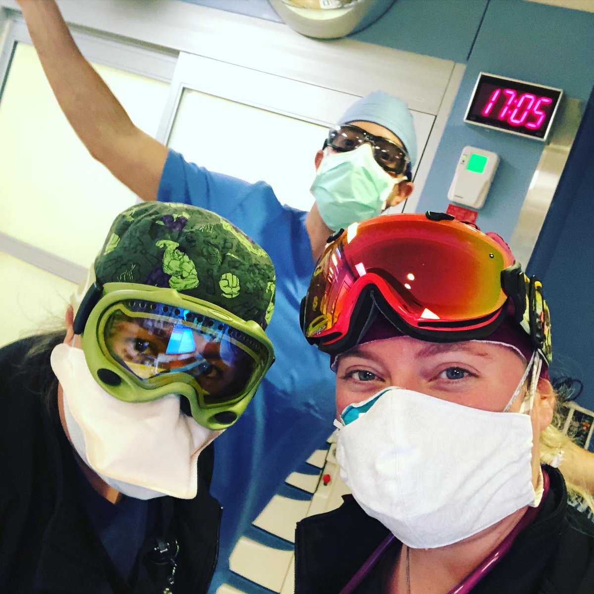 KitLender's tweet photo. Thank you to the frontline heroes at @bswhealth & all across the country! We're committed to helping where we can. Our #GogglesforDocs efforts continues on! We've shipped 100+ @smithoptics. To donate goggles, drop them off or visit https://t.co/J33SxMaQFV for more locations! https://t.co/cf0LABtrfq
