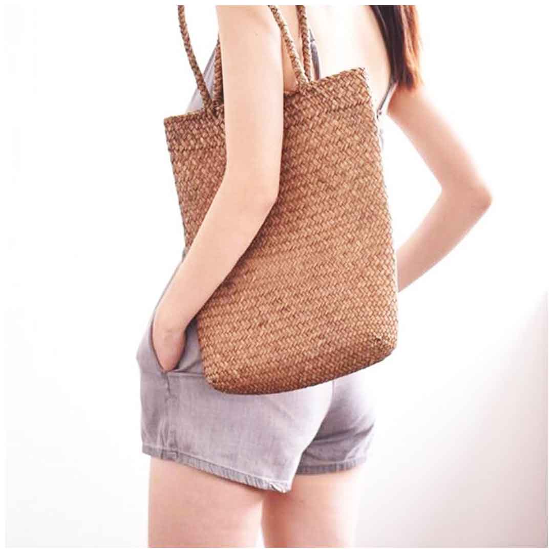 HABIT_boutique's tweet photo. This straw #tote is perfect for stashing your essentials on a casual day out! 
Lightweight for easy carry, rollable for easy storage, and sized to suit documents, books and even a 15-inch laptop for a productive afternoon at the cafe! 
✨👜💻🕶💄✏📚☕✨

#strawbag #accessories https://t.co/iBaeQclXUn