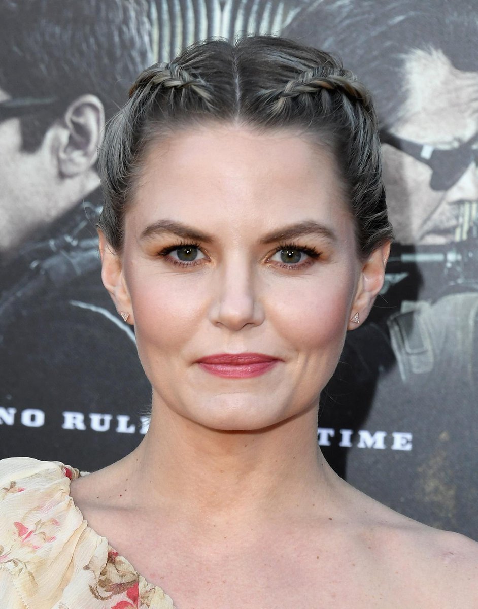 AllAboutJMo's tweet photo. 👩🏼 @jenmorrisonlive at the premiere of Columbia Pictures' "Sicario: Day Of The Soldado" at Regency Village Theatre on June 26, 2018 in Westwood 

💇🏼‍♀️ Hair by Joey Perrotti 

#JenniferMorrison #JoeyPerrotti #901Girl  #NationalHairstylistAppreciationDay https://t.co/QTs3kKw9Vy