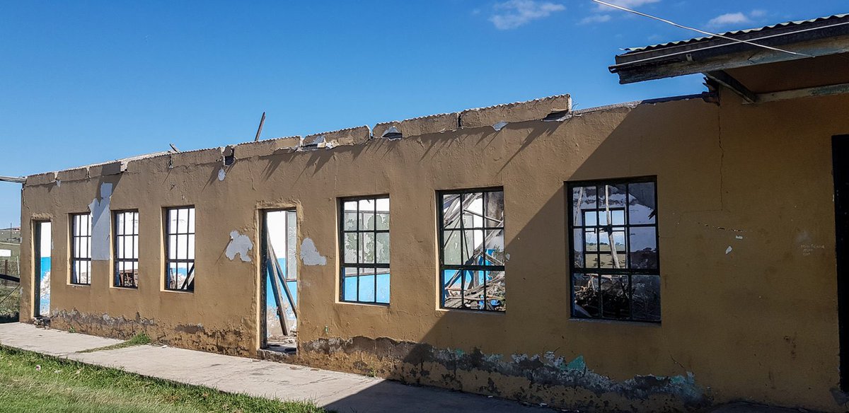 MmusiMaimane's tweet photo. I listened to the two education ministers and our kids are in trouble. We are being sold dreams. 

How will they be able to deal with all the problems with toilets, water supply, broken desks and teacher shortages within the month of May 

Will learners still sit 40 per class?? https://t.co/FaobfBJb3m