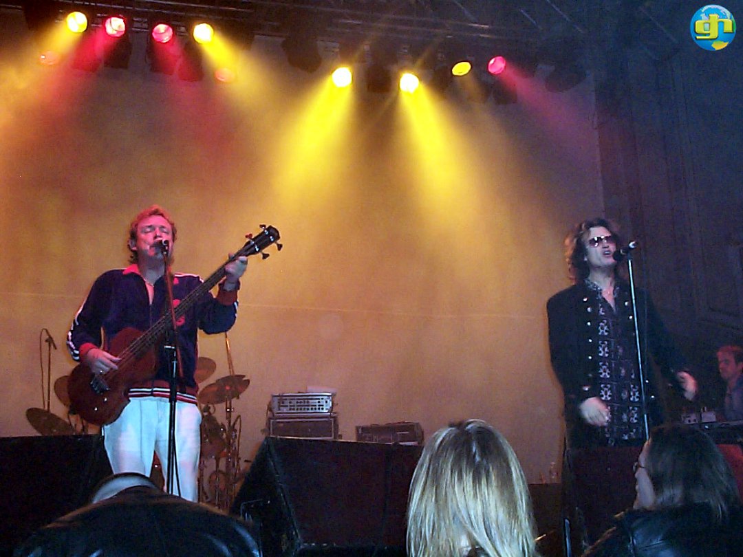 ctcfanzine's tweet photo. #TBT @jackbrucemusic and Glenn Hughes @glenn_hughes #LegendsOfRock 2002 🇬🇧 LIVE in UK 🇬🇧 #GlennHughes #RIPJackBruce #Cream https://t.co/FndTkWjq8J