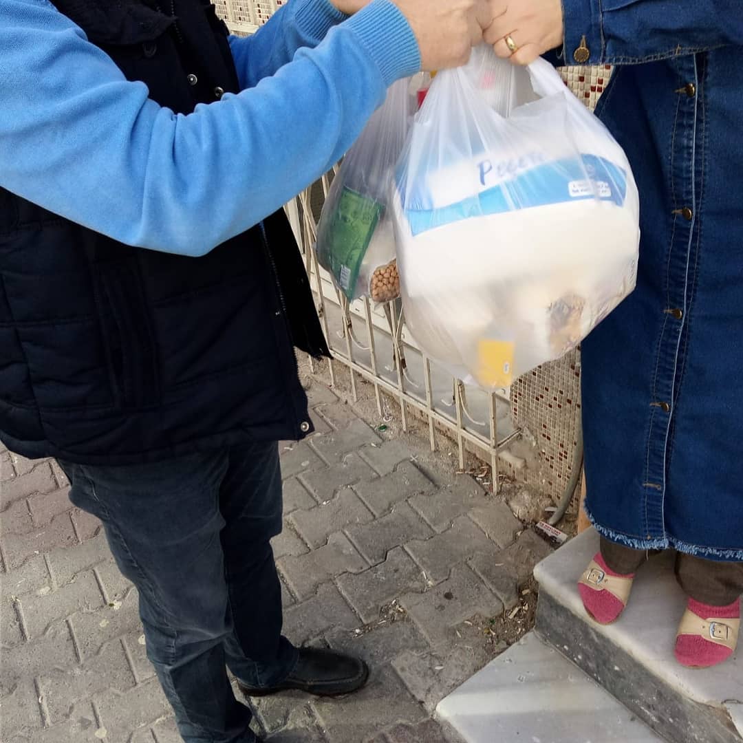 PaylasAg's tweet photo. Gaziosmanpaşalı komşularımız ile paylaşım devam ediyor.
Dayanışma yaşatır https://t.co/FxYagTCO7B