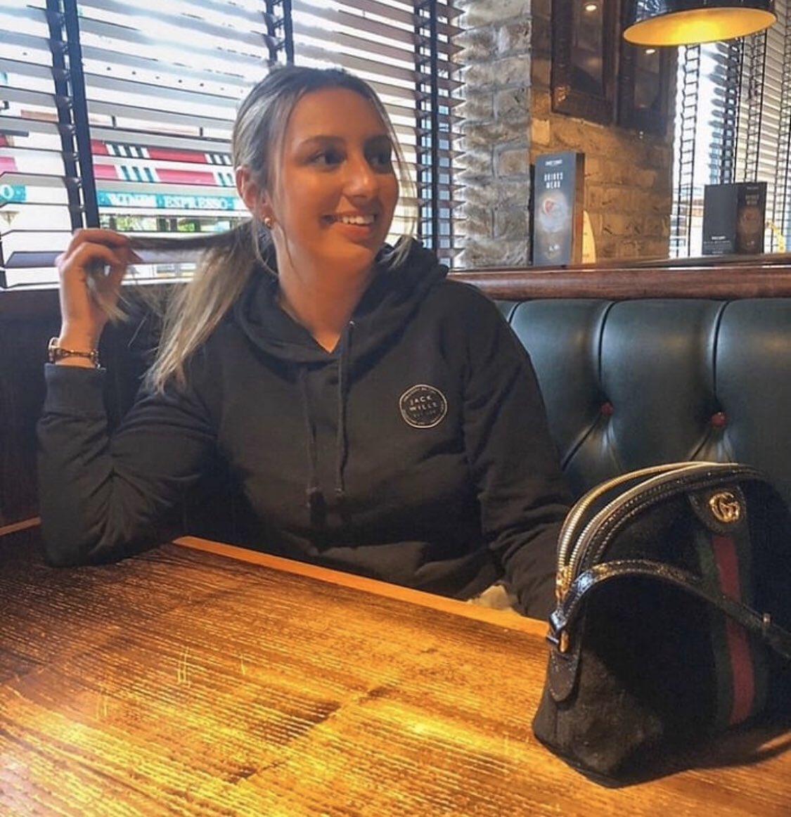 BellaDonald13's tweet photo. The look you make when you can see your food is on its way 🍟🌯🍝🍔 .

#love#instagood#me#tbt#cute#follow#followme#photooftheday#happy#tagforlikes#beautiful#self#girl#picoftheday#like4like#smile#friends#fun# https://t.co/AUVqVotW7M