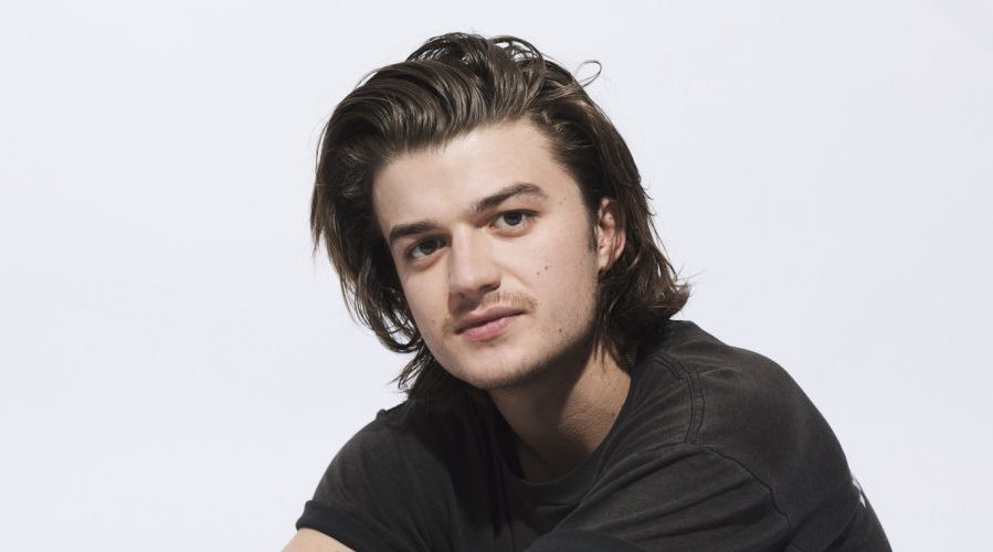 PreviouslySerie's tweet photo. #StrangerThings 

🔴NOVEDAD🔴

El actor Joe Keery informa que la 4T será la MÁS OSCURA de todas:

"Creo que este año, y sé que digo esto todos los años, pero definitivamente va a ser mucho más aterrador que los años anteriores, y eso el año pasado fue bastante oscuro". https://t.co/0bstRjeZVN