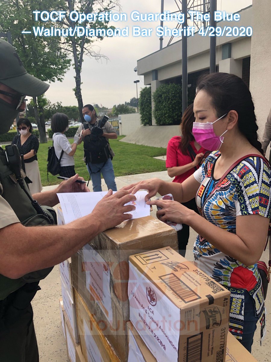 FoundationToc's tweet photo. Operation Guarding The Blue - Walnut & Diamond Bar Sheriff
April 29, 2020, four Chinese organizations donate medical supplies to Walnut & Diamond Bar Sheriff Station. Total 9,800 masks, 4,000 gloves, 120 goggles, plus sanitizers and wipes.
#ChineseAmerican
#GuardingTheBlue https://t.co/H4BczEASbR