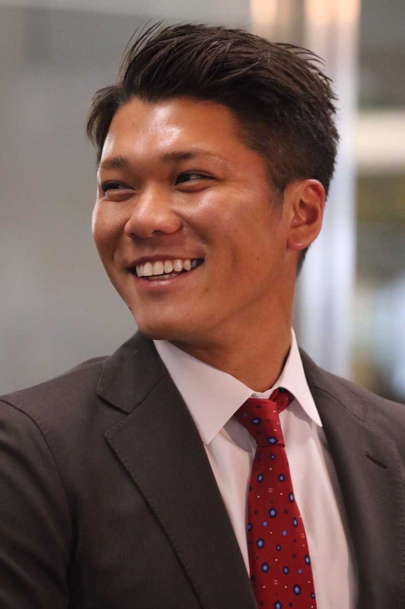 ゴジキ 東京五輪 侍ジャパン で振り返る奇跡の大会 発売中 坂本勇人は若い時に比べたらおっさんになったけど相変わらず華があるしかっこよすぎるな 若い頃からレジェンドになれる素材や土俵に立てる選手ってこういうのがあるからな