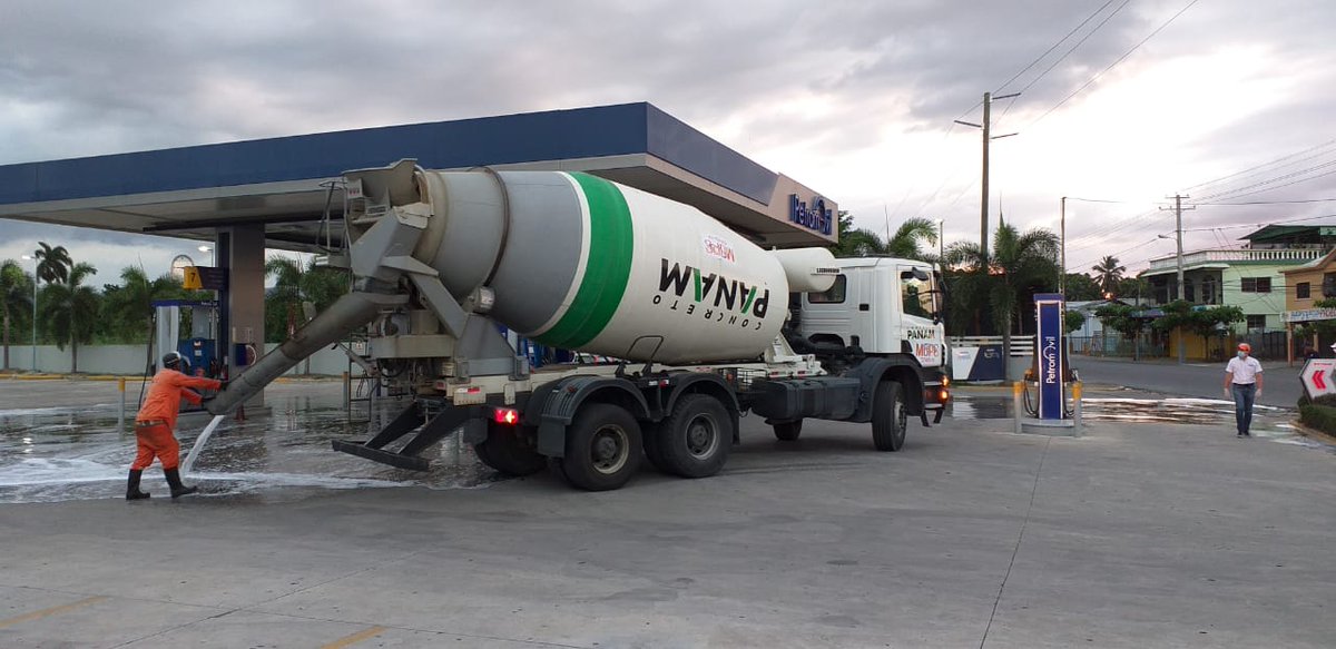 ¡Nuestros camiones mezcladores llegan también a la ciudad de La Vega! 
Para continuar colaborando con la desinfección de espacios públicos, comerciales y centros de salud. Jornada dirigida por el <a href="/MOPCRD/">Ministerio de Obras Públicas RD</a> con apoyo de la Gobernación Provincial de La Vega y <a href="/coraavega_rd/">CORAAVEGA</a>.
#COVID19
