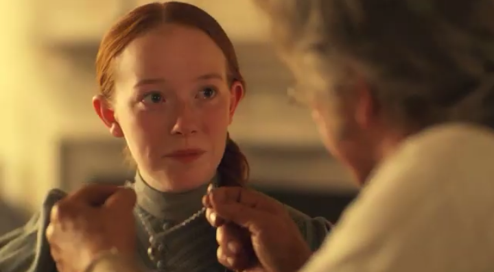 unkillabebeth's tweet photo. This hat here represents the original anne that i met at the train station that day that blessed day when fate brought us together and we become a family #renewannewithane #AnneWithAnE https://t.co/At81WK6z7A