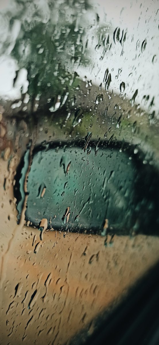 Joshymwemsi's tweet photo. rain days in dar
#pichazasimu
#shotonredminote8pro
#xiaominote8pro https://t.co/NuYjkKnb0F
