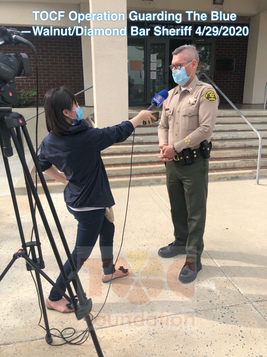 FoundationToc's tweet photo. Station Captain Alfred M. Reyes came pick up the donations and thanked us for bringing in scarce resources and great support from the Chinese community. #TOCFoundation
#ChineseAmerican #GuardingTheBlue
#PPEShortages #Covid19
#StrongerTogether
#InThisTogether @YoungKimCA https://t.co/ozF760kHL1