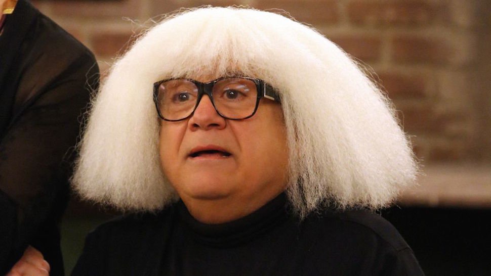 Since he's trending, here's <a href="/DannyDeVito/">Danny DeVito</a> showing the kids just how it's done: youtube.com/watch?v=R0yIAf…