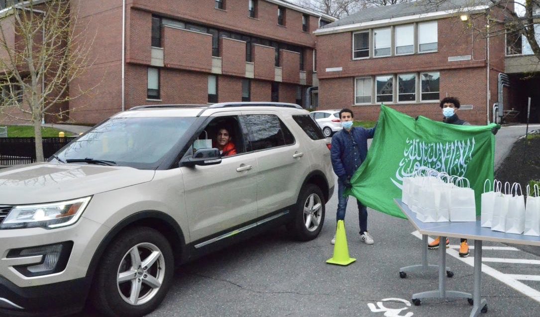 LASELLSA's tweet image. الحمدلله حمداً كثيراً 🇸🇦💚 .. 
بفضل الله ثم بفضل دولتنا الحبيية تم توزيع جميع المستلزمات الصحية على جميع الطلاب السعوديين...