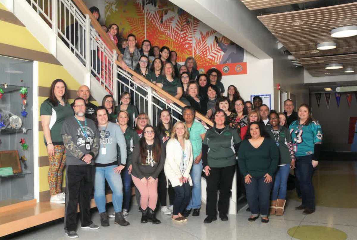 CloverParkSD's tweet photo. Congratulations to Evergreen Elementary School for being named a state-recognized school for closing gaps for students identified for support! #WASchoolsWeek #CPSDFutureReady https://t.co/gtK48qpcpu