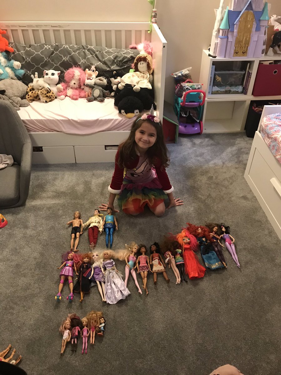 Jackie_O_G's tweet image. Working together to make analyze their data #barbiedollschart #sortingbycolors #DaniandElla @MissFannon