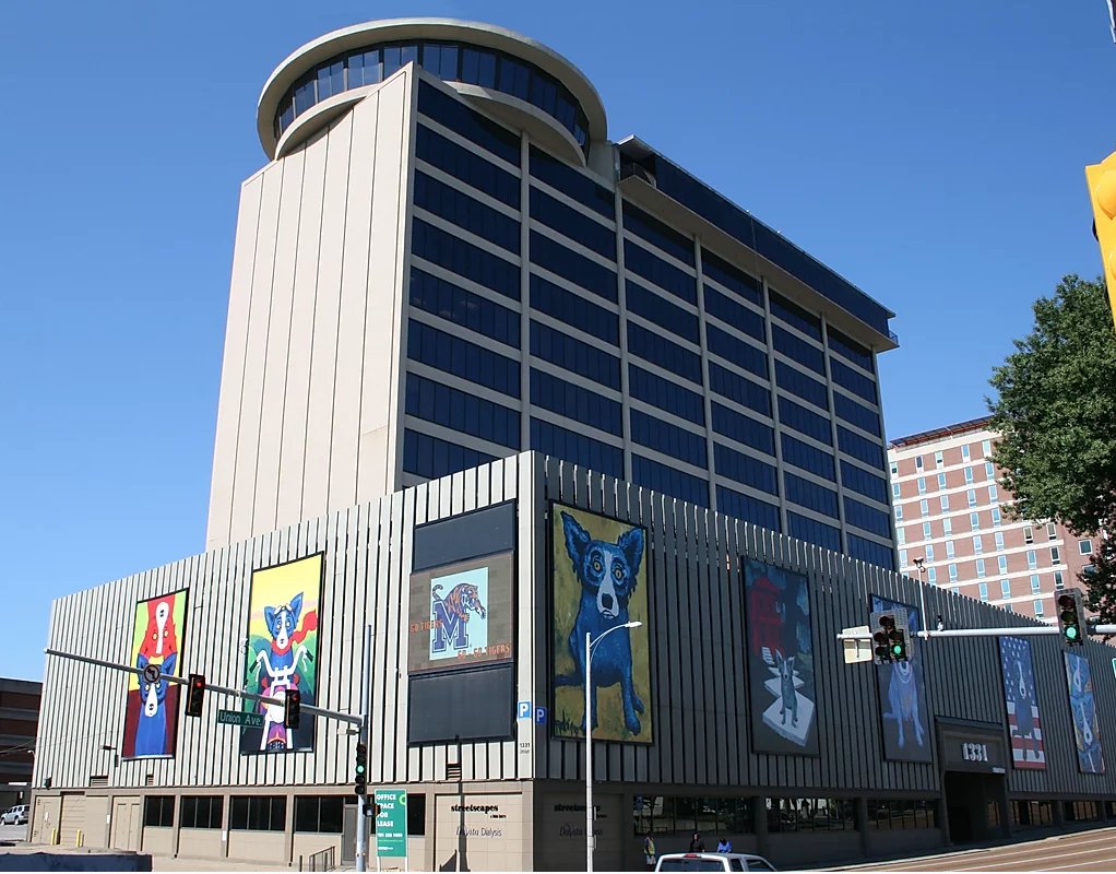 MemphisChamber's tweet photo. #Open901 Union Center Executive Suites has meeting space available for rent. https://t.co/xWvjgppFuu https://t.co/6LX8XQ2EZa