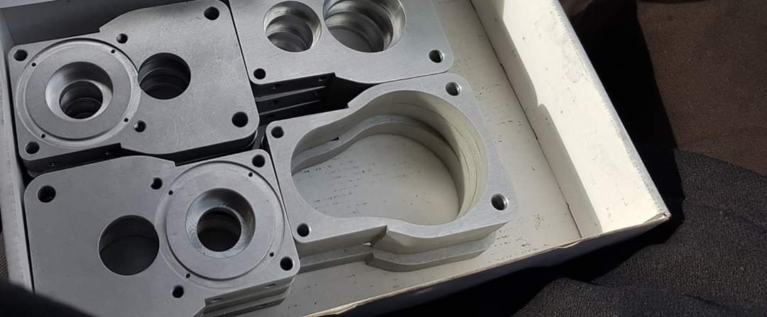 MonsoonRobot's tweet photo. #TheMakingofMonsoon
π₯ Alongside the welding & angle grinding to make the drive pods & weapon bulkhead of Monsoon Mk.3, we were refining the design of our new shiny new gearboxes!
π They were made possible by our returning sponsor @Trampaboardsltd! https://t.co/GYVH4W1ery