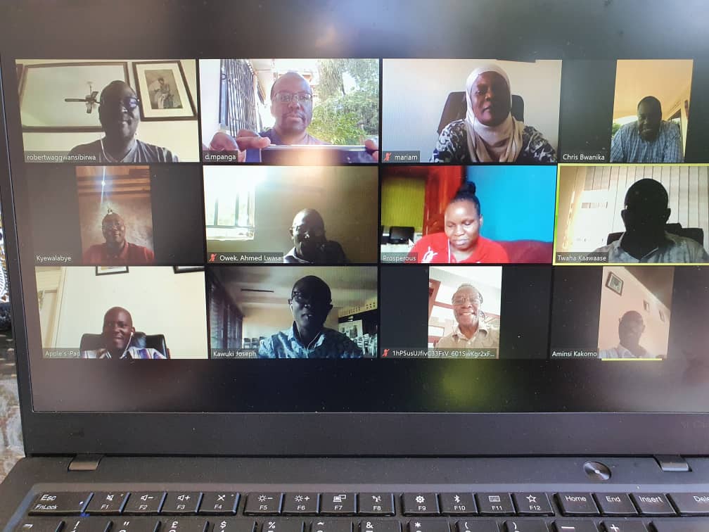 BugandaKingdom_'s tweet photo. Cabinet ya Kabaka etudde olwa leero nga ekozesa enkola eya zoom conferencing. Newankubadde tuli mu "lockdown", emirimu gy'obwakabaka gitambula. @cpmayiga @bbstvug @dfkm1970
@simbaradio @888cbsfm
@GeraldMulindwa_ @MajesticBrands
 
#StaySafe https://t.co/YQiykvU0kS