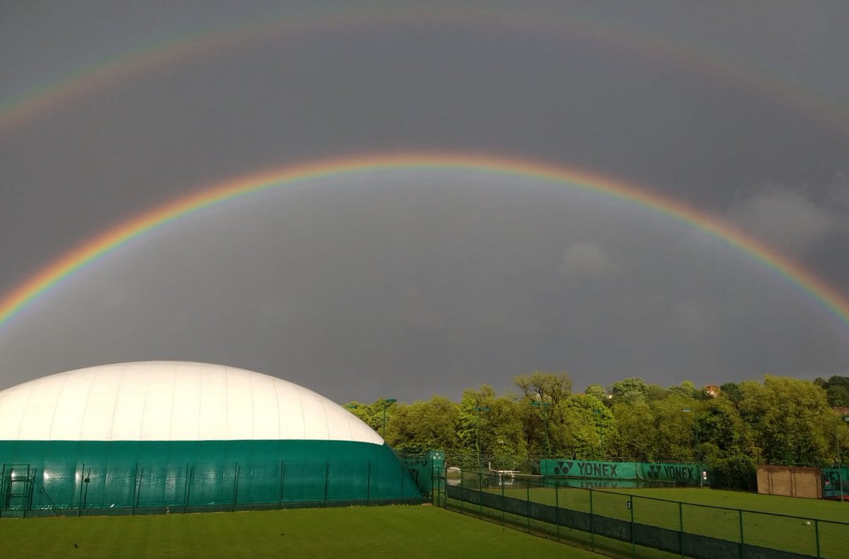 Even Mother Nature is ready to #ClapForCarers tonight 🌈👏 

#Wimbledon #WimbledonPark