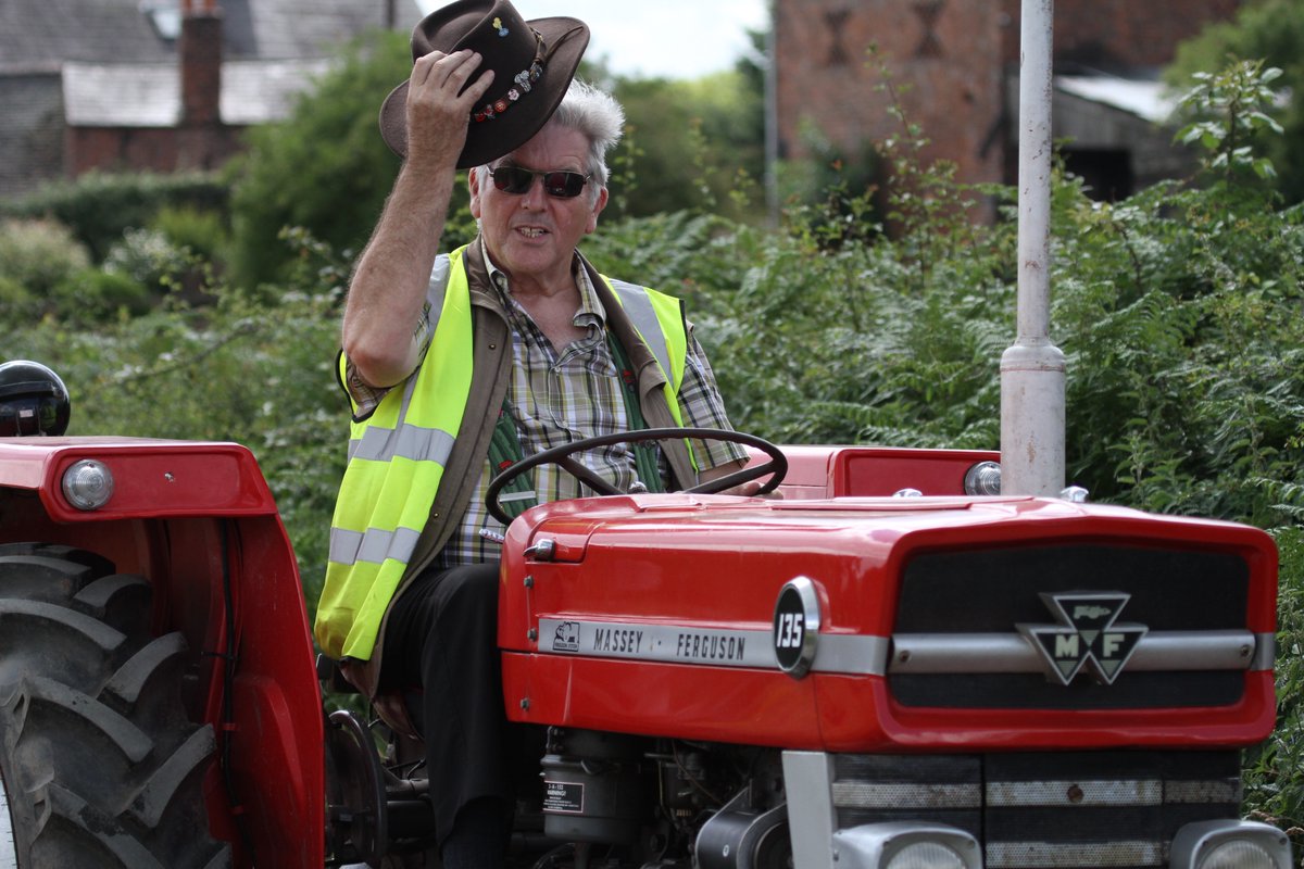 PictureMeWilde's tweet photo. The international vintage tractor driver's greeting #CheeryWave #languages #LOCKDOWNPHOTOCHALLENGE #BENPC @ThePhotoHour 
@BenJamesPhotos https://t.co/gymrjS5eAO