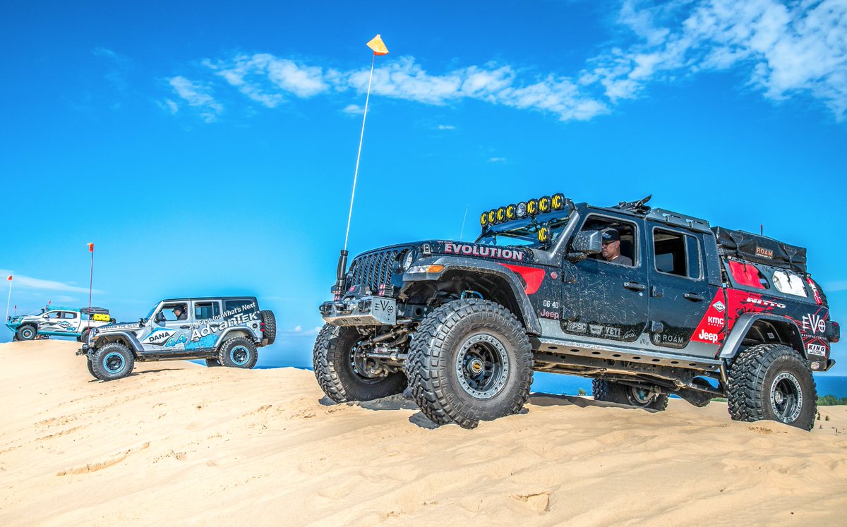 spicerparts's tweet photo. Mel Wade drove the #OffRoadEvolution Jeep Gladiator, shown here, to victory at the #Mint400, crediting the #UltimateDana44 axles for allowing him to "push it a little harder" throughout the race. Check out the #UD44 here: https://t.co/zvrmdTdkJ4
 #SpicerParts #DanaPerformance https://t.co/xrYcHALrRT