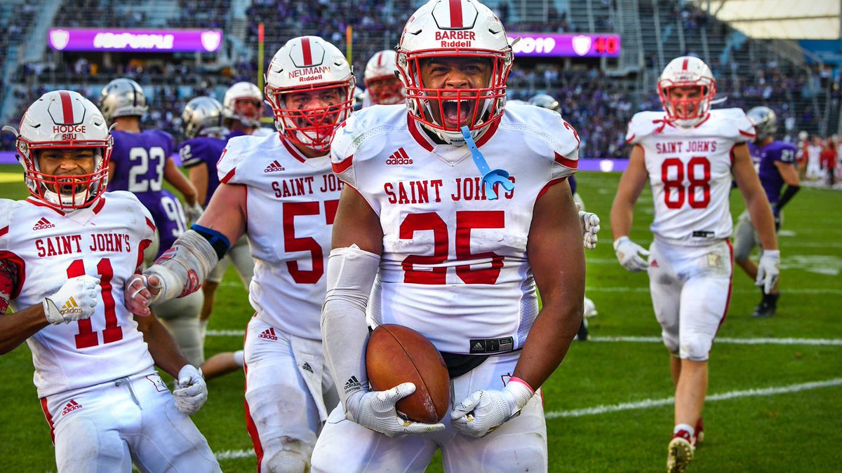 Coach_TEvans's tweet photo. Blessed to receive my 1st offer from St. John’s University !! @SJUFBCoachDumo @UHScubathletics @KenAnioJr https://t.co/CfD8mAEK7U