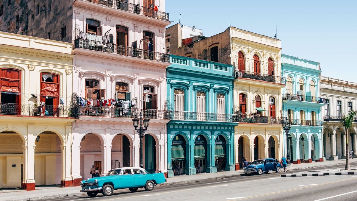 🇨🇺Beautiful, colorful Cuba 🥰 📷:Spencer Everett #cuba