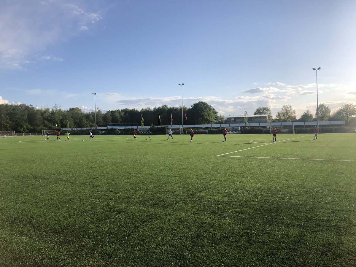 Jahaaaaaaaa we zijn weer begonnen! En wat waren we hier aan toe! Natuurlijk houden wij ons aan de regels 💪🏻 #opleiden #ontwikkelen <a href="/JcoWebredactie/">JCO</a>