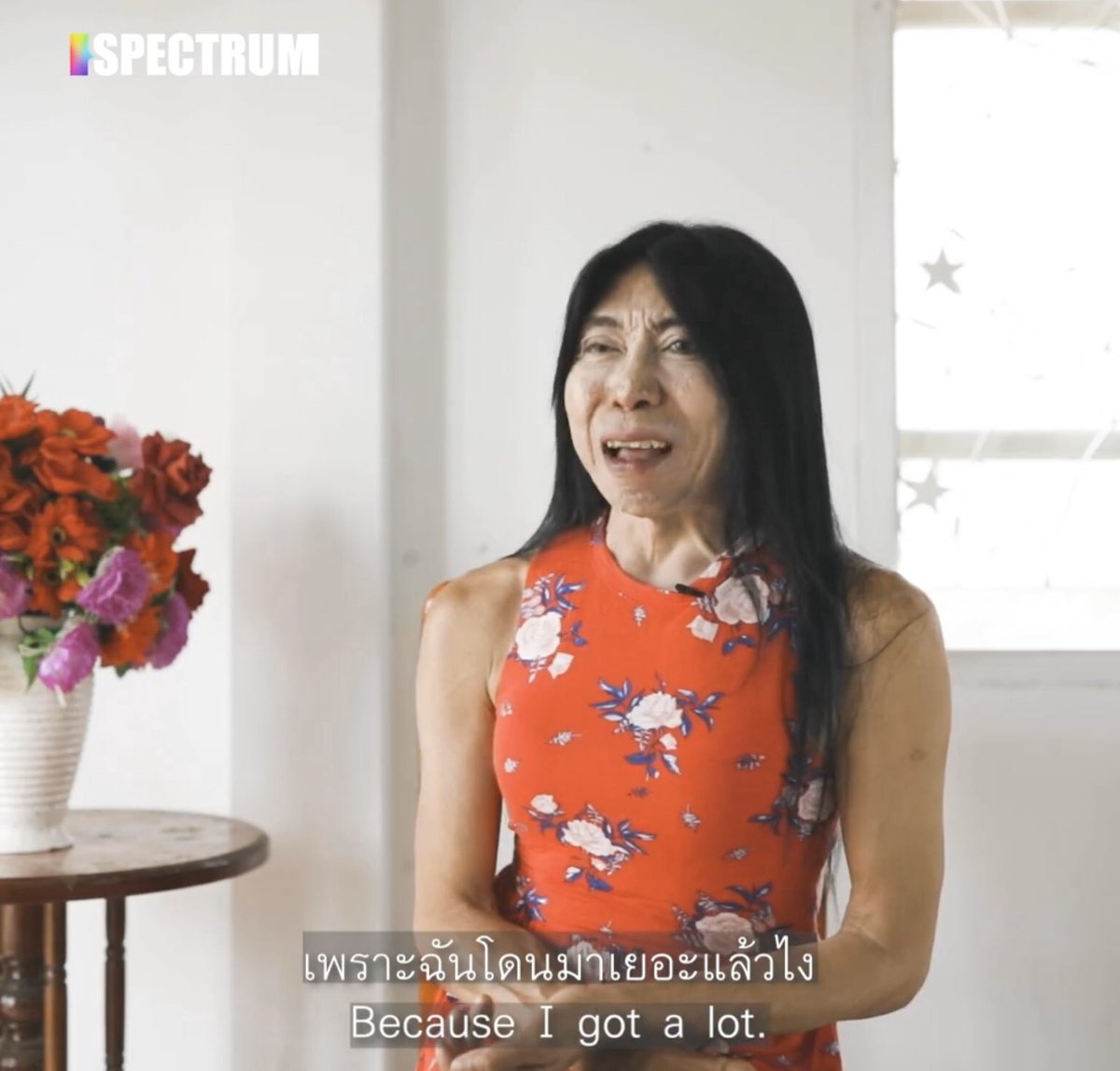 คลิปสัมภาษณ์สิตางศ์ของ Spectrum ดูถึงตรงนี้แล้วเศร้ามาก คนไทยหลายคนขำเก่ง เหยียดเก่ง เห็นชีวิตคนอื่นเป็นเรื่องตลก เป็นเรื่องน่าล้อเลียน แต่กลับลืมไปว่าคนอื่นก็เป็นคนเหมือนกัน มีความรู้สึกเหมือนกัน
