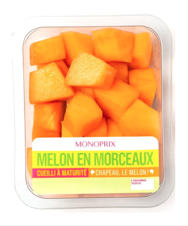 LaurentD2C's tweet image. Les fruits découpés ne sont pas présentés sous cette forme, on les trouve surtout dans les #CarrefourCity ou #MonopDaily : “concept pratique“ déjà épluchés, coupés en petits morceaux, en pot ou barquette... là c'est des tranches sous vide d'1/8 de melon avec encore la peau 😂