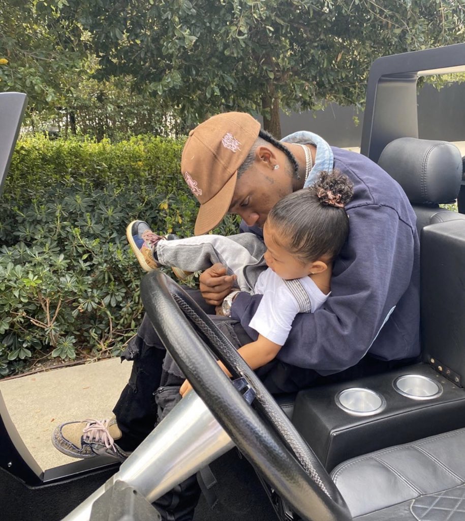 dailytrvis's tweet image. More pics of Travis &amp;amp; Stormi posted on Kylie’s Instagram ❤️🥺