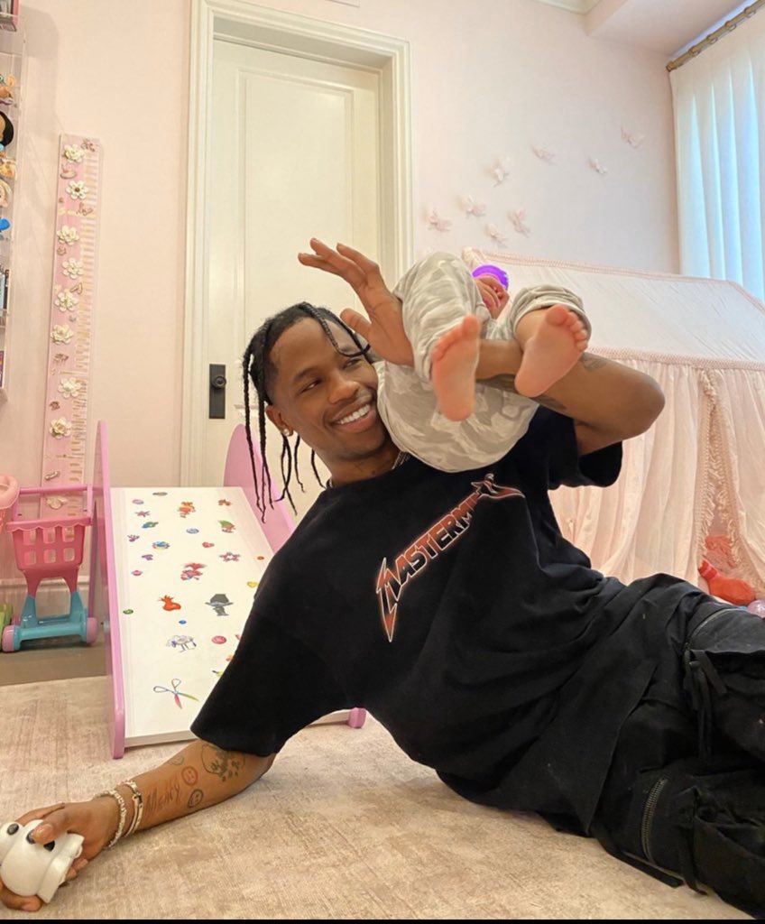 dailytrvis's tweet image. More pics of Travis &amp;amp; Stormi posted on Kylie’s Instagram ❤️🥺