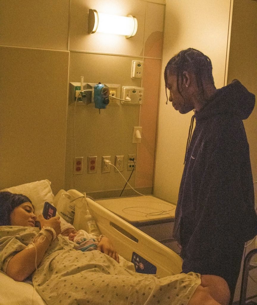 dailytrvis's tweet image. More pics of Travis &amp;amp; Stormi posted on Kylie’s Instagram ❤️🥺