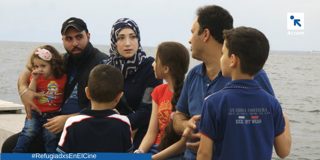 Accem_ong's tweet image. ¿Cuáles son las consecuencias humanas de la crisis migratoria?  “It will be Chaos” acompaña a la familia Orfahli y a Aregai en sus periplos para llegar a Europa desde Siria y Eritrea respectivamen-te. Este #documentall puedes verlo en HBO, #RefugiadxsEnElCine #QuédateEnCasa