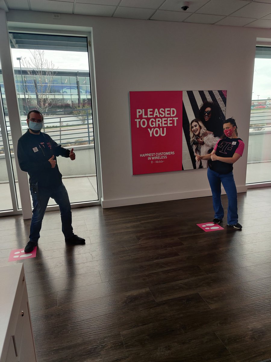 Today I'm thankful for all of my mobile experts but especially these two, Scott and Elizabeth who have worked with me these last 45 days at the MLC. #CentralThanks #firstandfast <a href="/gnugent28/">Gareth Nugent</a> <a href="/BrockHardwick/">Brock Hardwick</a> <a href="/lnghsn1/">David Ellinghausen</a>