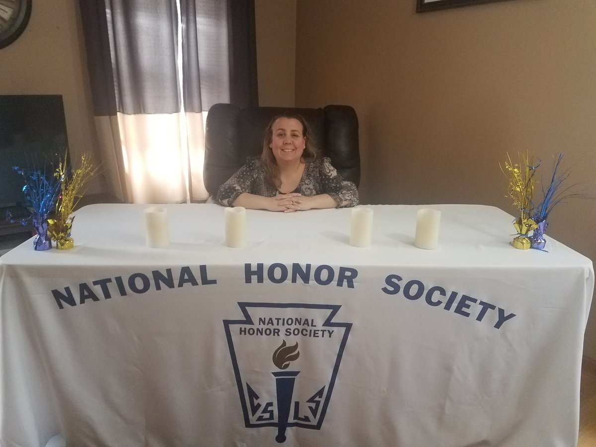 ALarsonAHS's tweet image. Ready to record our virtual NHS ceremony. Congrats to all our new members!