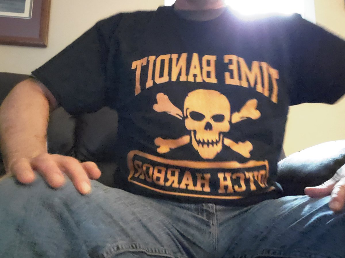 DriverBrian's tweet photo. No sports on TV except crab fishing! Representing today's team @FVTimeBandit with love seeing @captjohnathan with @JakeVAnderson on #fvsaga hey hey put the shotgun down!! https://t.co/7uL6hErFBv
