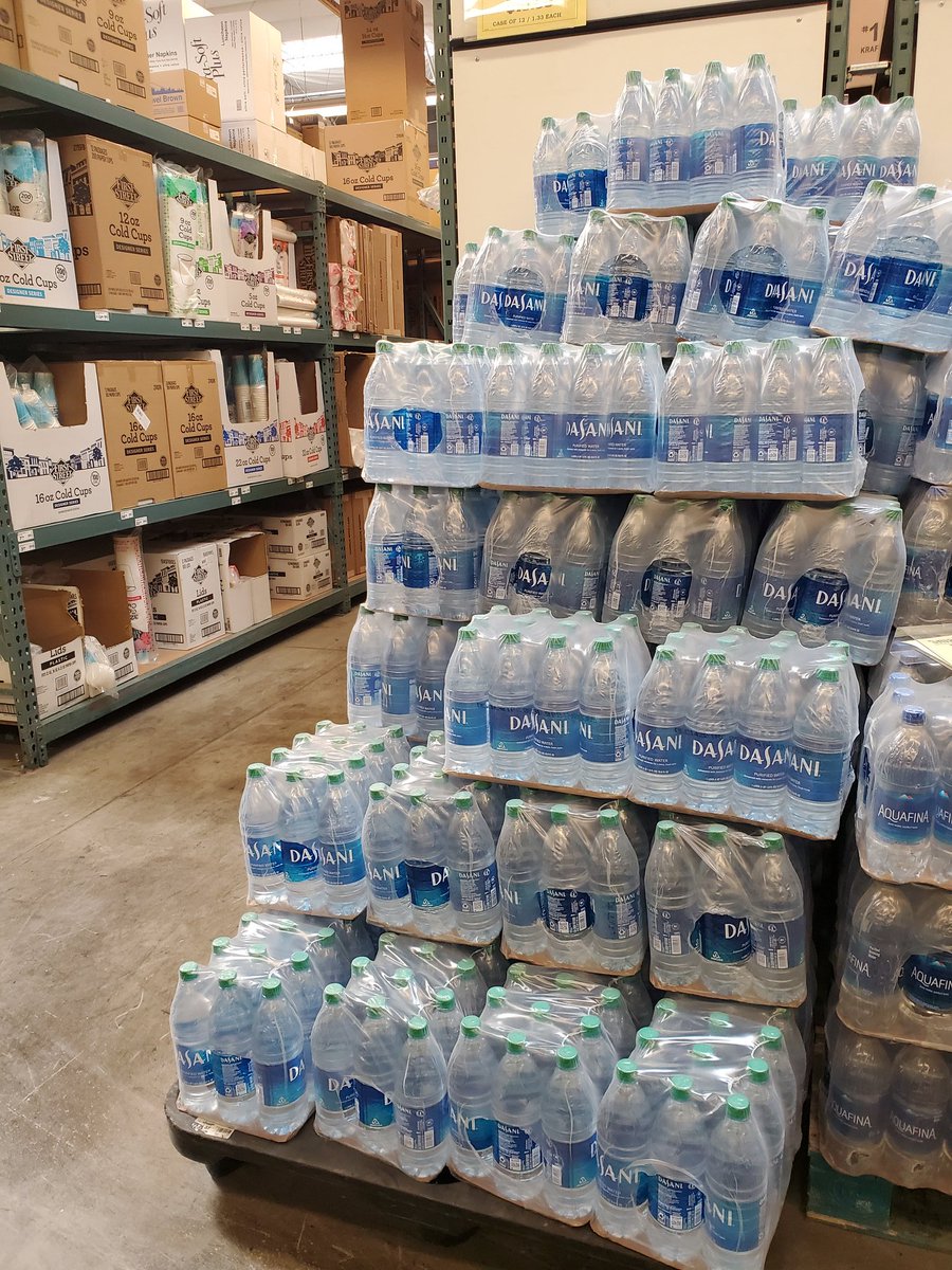KrystaBJackson's tweet photo. @nbcsnl wasn't exaggerating! #dasani #somuchdasani https://t.co/9eI4TA9aht